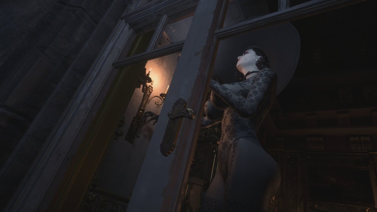 Vyzlete si Lady Dimitrescu v Resident Evil Village