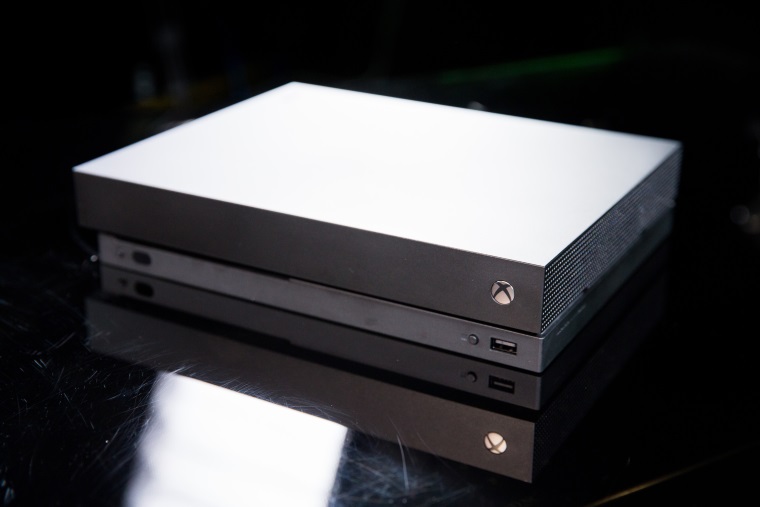 Xbox One X dostva prv testy a recenzie