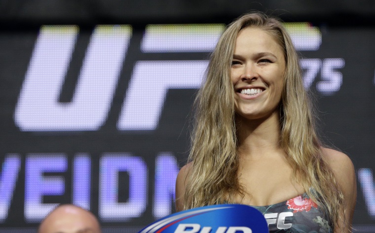 UFC hviezda Ronda Rousey zavtala na BlizzCon v kostme