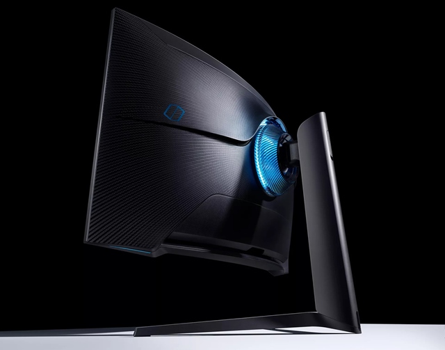 Samsung predstavil masívny 32:9 Odyssey G9 monitor, pridal aj menšiu G7 verziu