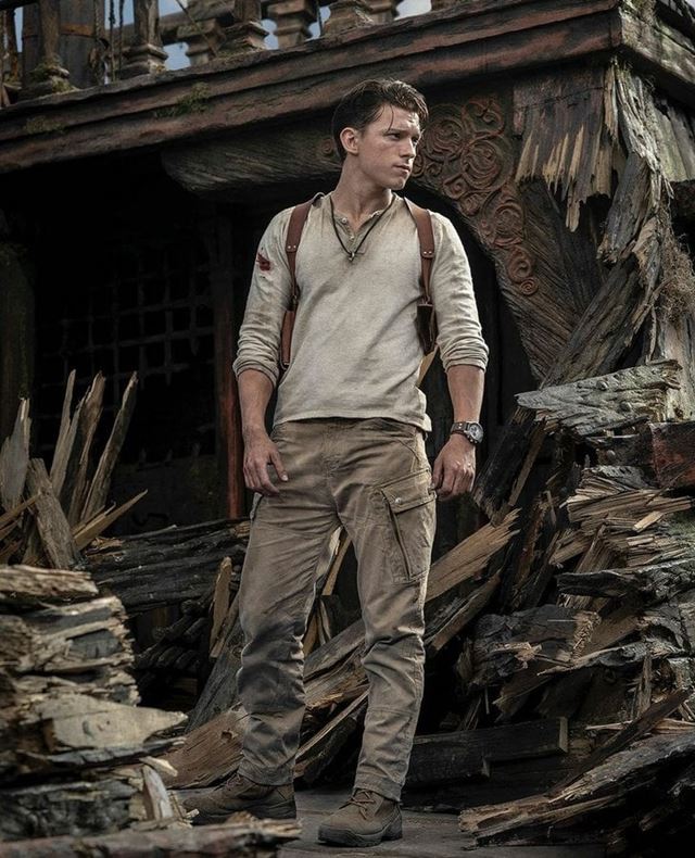Ako vyzerá Tom Holland v postave Nathana Drakea v Uncharted filme?