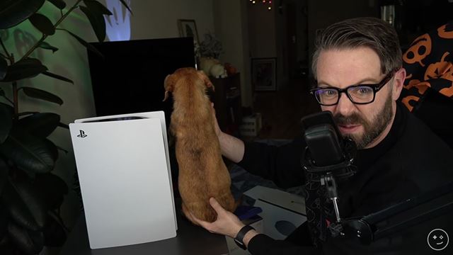 Redaktori už porovnávajú veľkosť PS5