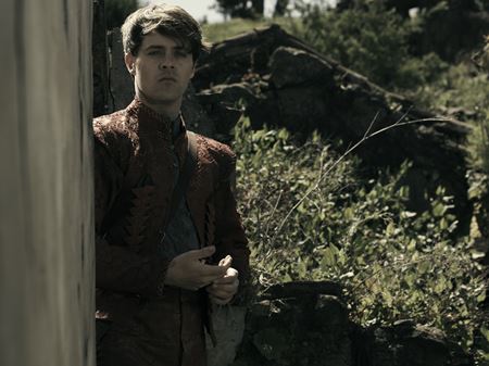 Nové zábery z druhej série Witcher seriálu približujú barda, video ukazuje monštrá