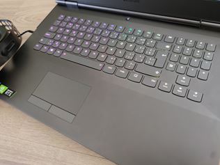 Vybrať si 15 palcový Legion Y540, alebo 17 palcový Legion Y740 notebook?