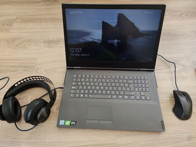 Vybrať si 15 palcový Legion Y540, alebo 17 palcový Legion Y740 notebook?