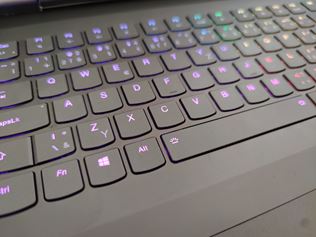 Vybrať si 15 palcový Legion Y540, alebo 17 palcový Legion Y740 notebook?