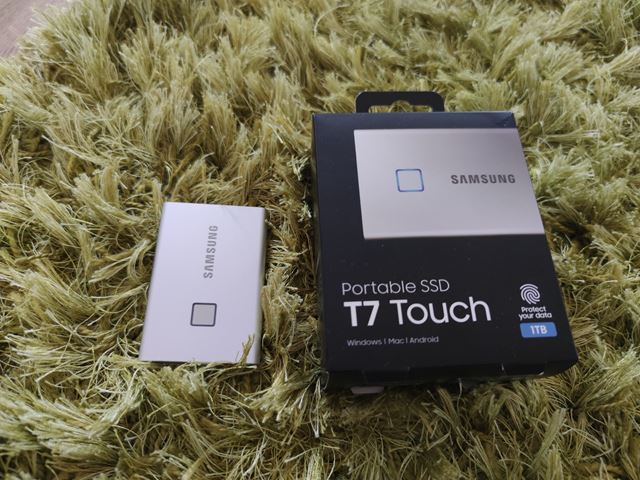 Aký je Samsung T7 Touch SSD s ochranou odtlačkom prstov?