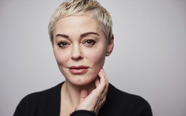 Kto si uštrikoval rúško?