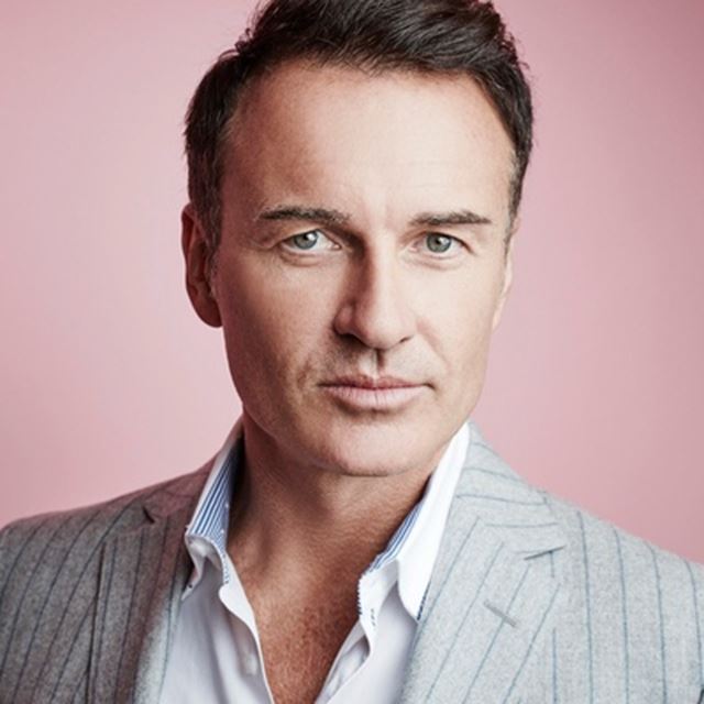 Kto si uštrikoval rúško?