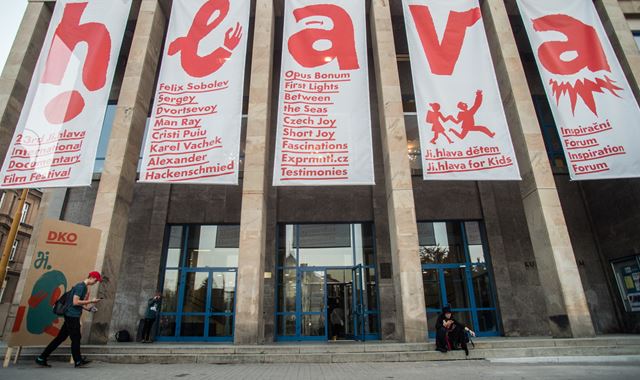 Prípravy na 24. Ji.hlavu sú v plnom prúde. Už teraz má festival 870 akreditovaných