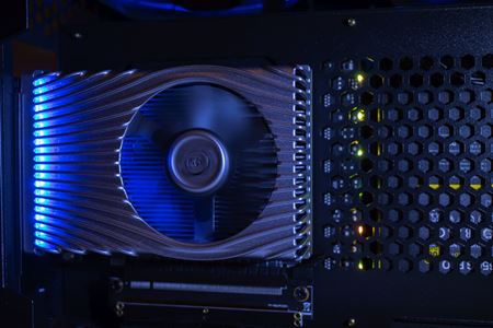 Intel Xe DG1 grafika má 2.3Tflops a 3GB pamäte