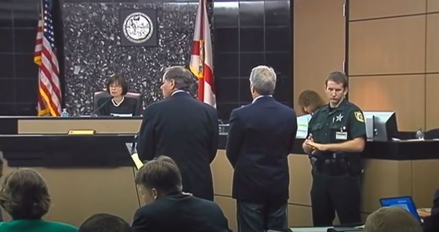 Moc a zvrhlosť Jeffreyho Epsteina - dokumentárny pohľad na náročný prípad