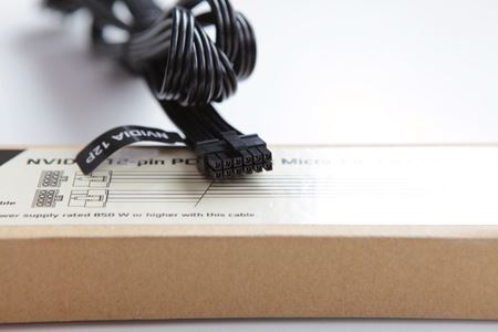 Bližší pohľad na nový 12-pin konektor Nvidie