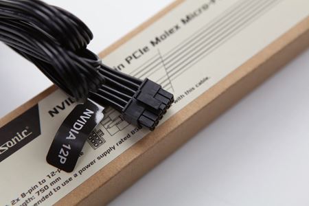 Bližší pohľad na nový 12-pin konektor Nvidie