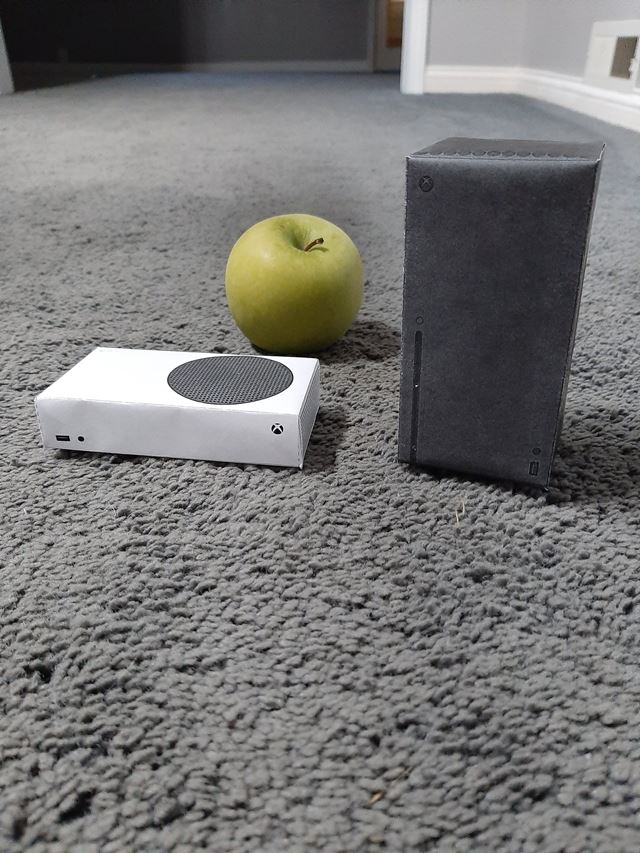 Vystrihnite si Xbox Series X a Xbox Series S z papiera