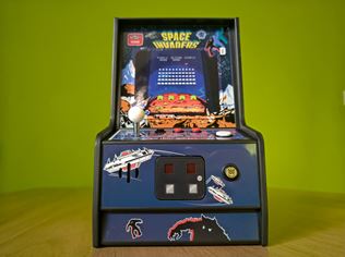 Tak trochu iné retro v podaní mini automatu Space Invaders Micro Player