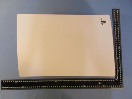 Fotky z certifikácie PS5 v USA ukazujú, aká je konzola veľká