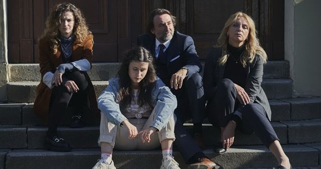 Vzniká prvý slovenský seriál pre HBO Max o premiérovi, ktorý opúšťa svoju kariéru