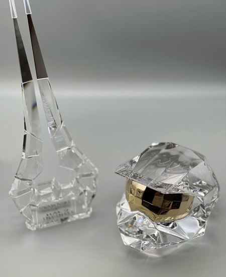 Microsoft a Swarovski sa spojili, rozdávajú kryštálové Halo prilby a meče