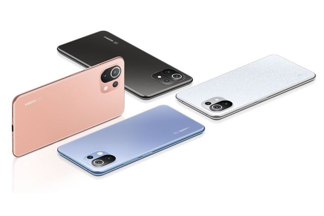 Aký mobil kúpiť sebe, pre deti alebo rodičom na Vianoce?