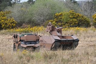 Už to začína, robot Spot asistuje vojakom