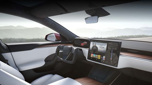 Tesla S Plaid predstavená, vie spustiť aj Cyberpunk 2077