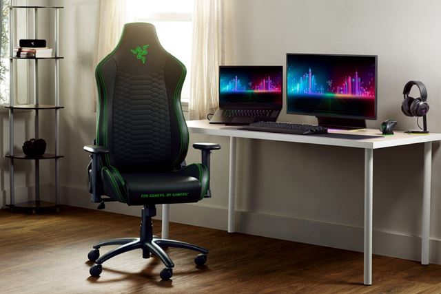 Razer predstavil nové štuple Hammerhead True Wireless X a aj novú stoličku Iskur X