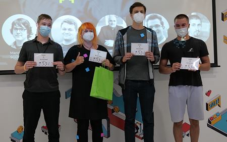 Podpor mladých herných vývojárov alebo sa nim staň -Víťazi s hrou TOWERACE z Racing Team #01 v zložení Martin, Viktor, Emma, Filip a Baška.