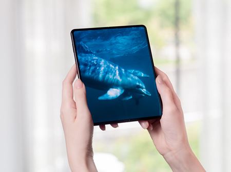Samsung Galaxy Z Fold 3 bol predstavený, ponúka kameru pod displejom