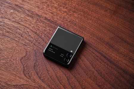 Samsung prináša Galaxy Z Flip 3 5G aj s vylepšeniami