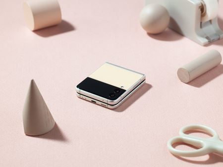 Samsung prináša Galaxy Z Flip 3 5G aj s vylepšeniami