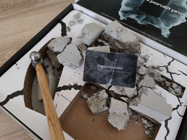 Keď Samsung posiela promo k predstaveniu nových mobilov ...