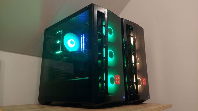 Herné počítače pod stromčekom potešia každého hráča