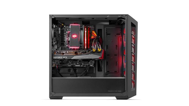 Herné počítače pod stromčekom potešia každého hráča