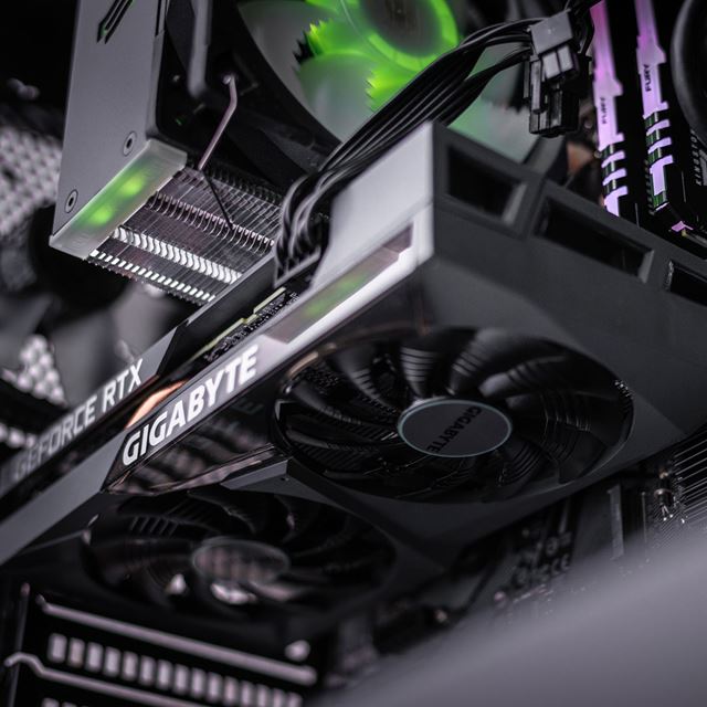 Herné počítače pod stromčekom potešia každého hráča