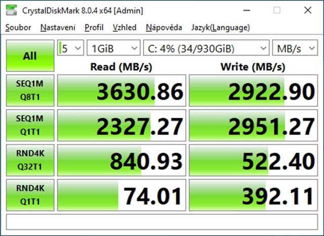 Herné počítače pod stromčekom potešia každého hráča