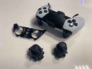 Elitný PlayStation Edge sa nám dostal do rúk, rozhodne nie je iba pre profíkov!