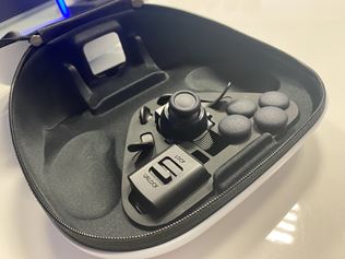 Elitný PlayStation Edge sa nám dostal do rúk, rozhodne nie je iba pre profíkov!