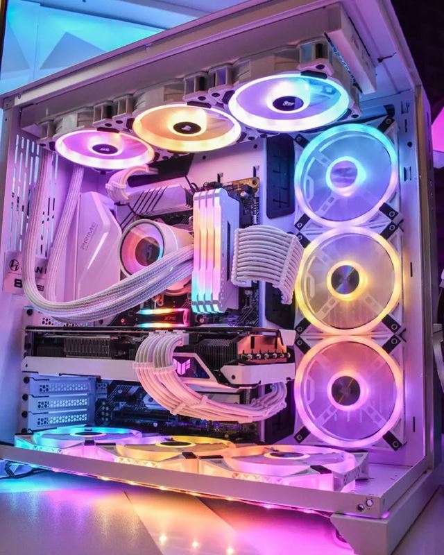 Pozrime sa na trendy v PC desktopoch a herných izbách