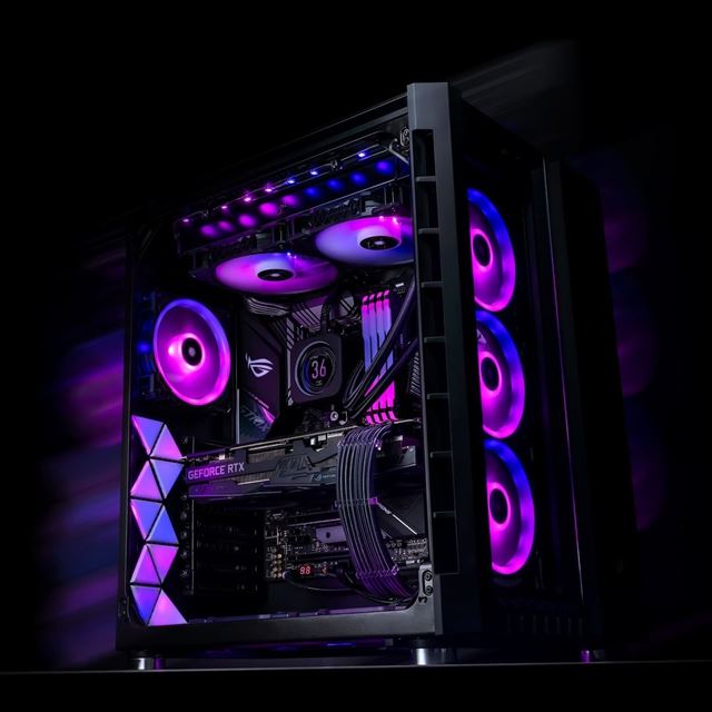 Pozrime sa na trendy v PC desktopoch a herných izbách