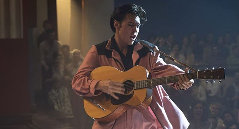 Elvis Presley u oskoro oije na pltne. Pozrite si prv trailer