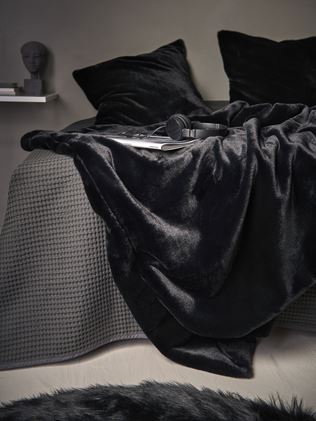 Chcete do izby nábytok od Swedish House Mafia?