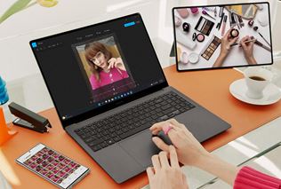 Samsung ukázal nové Galaxy Book3 notebooky