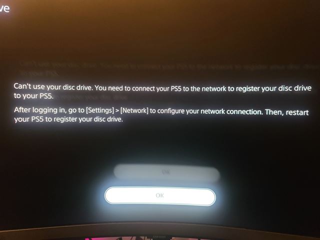 Takto vyzerá oznámenie vyžadujúce online registráciu bluray mechaniky v novej PS5