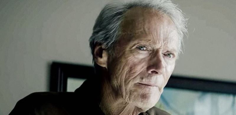 Juror No. 2. Clint Eastwood lanri do sdnej drmy Nicholasa Houlta a Toni Collette
