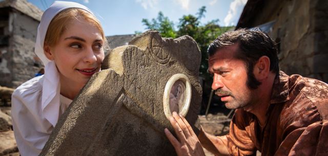 Ťapákovci v réžii Rasťa Boroša, ktorý nakrútil aj film Čierne na bielom koni