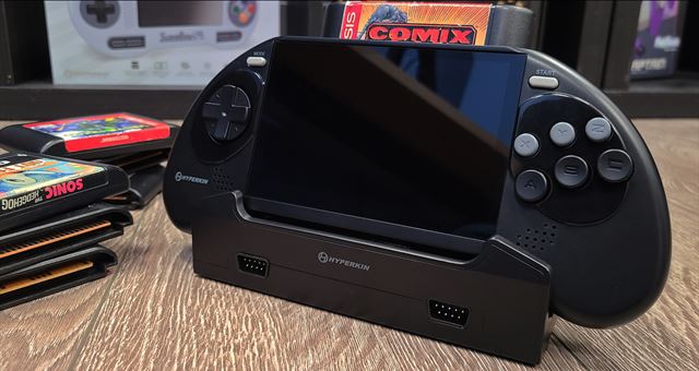 Hyperkin predstavil handheld, ktorý spúšťa originálne Sega cartridge