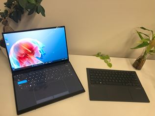 Asus predstavil dvojdisplejový Zenbook, ale aj otvárateľnú OLED obrazovku