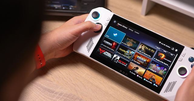Ktorý herný handheld kúpiť ako darček pod vianočný stromček?