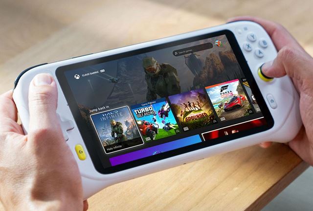 Ktorý herný handheld kúpiť ako darček pod vianočný stromček?
